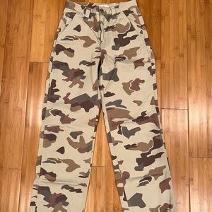 Aritzia TNA Greenwich Camo Carpenter Pant
